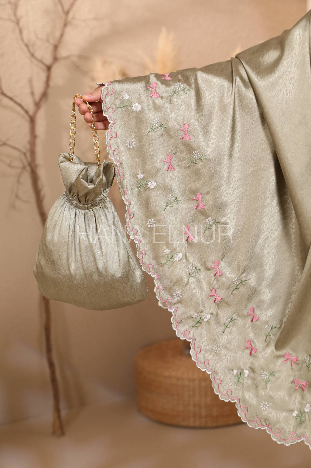 Hilya Series in Asparagus