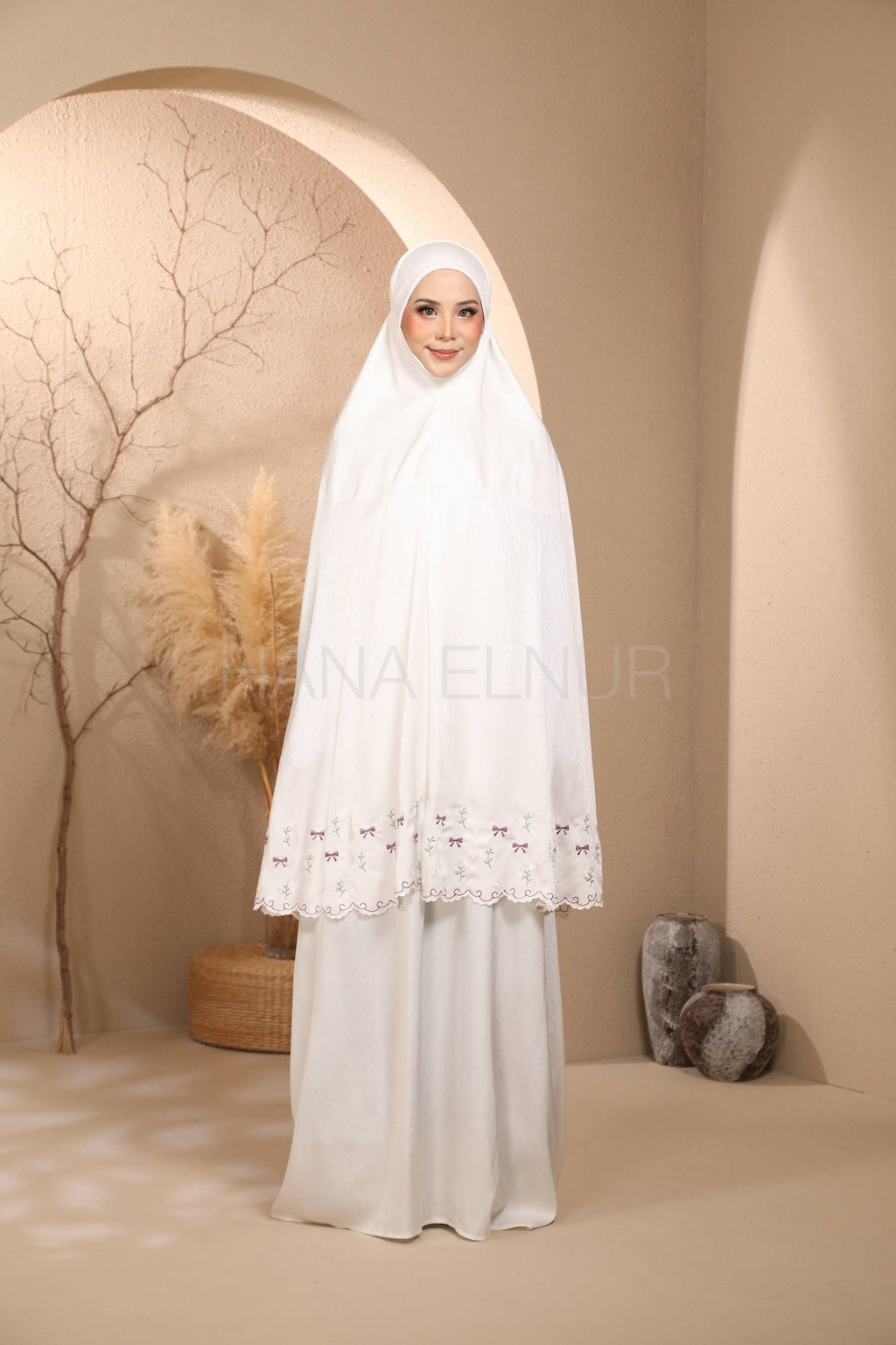 Hilya Series in White