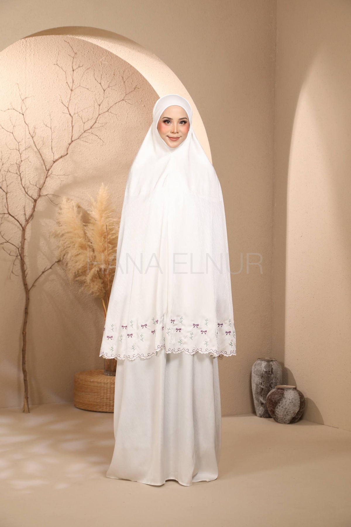 Hilya Series in White