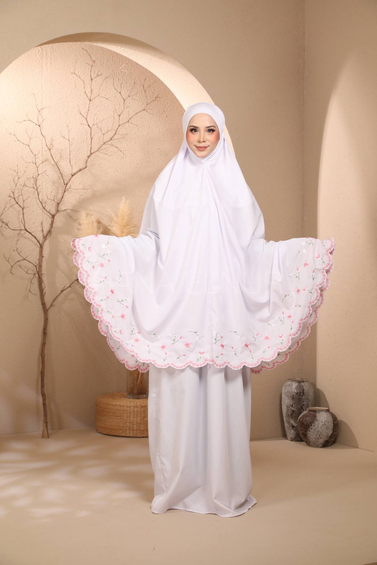 Duha Series in White Pink