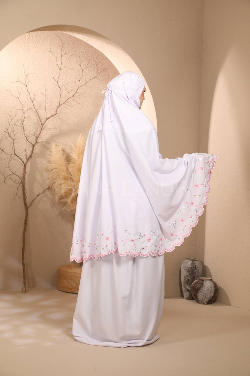Duha Series in White Pink