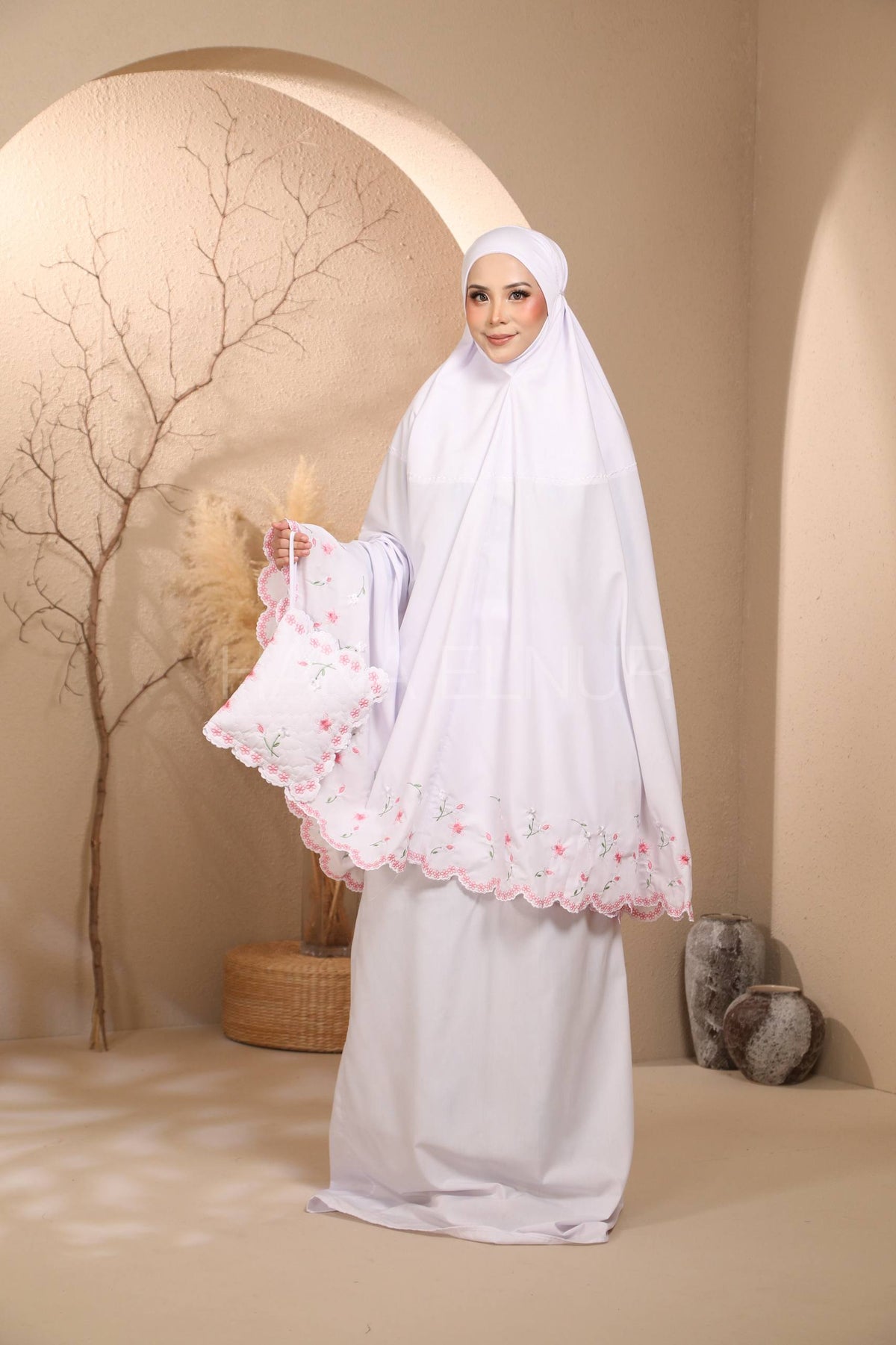 Duha Series in White Pink