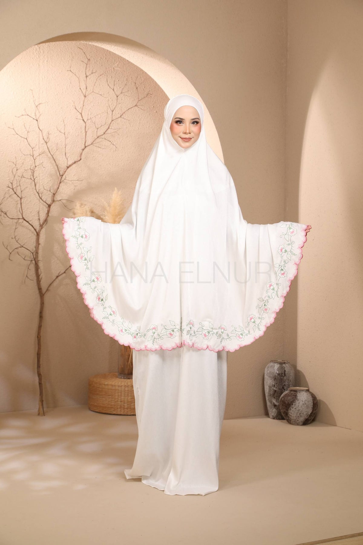 Ardani Series in White Pink