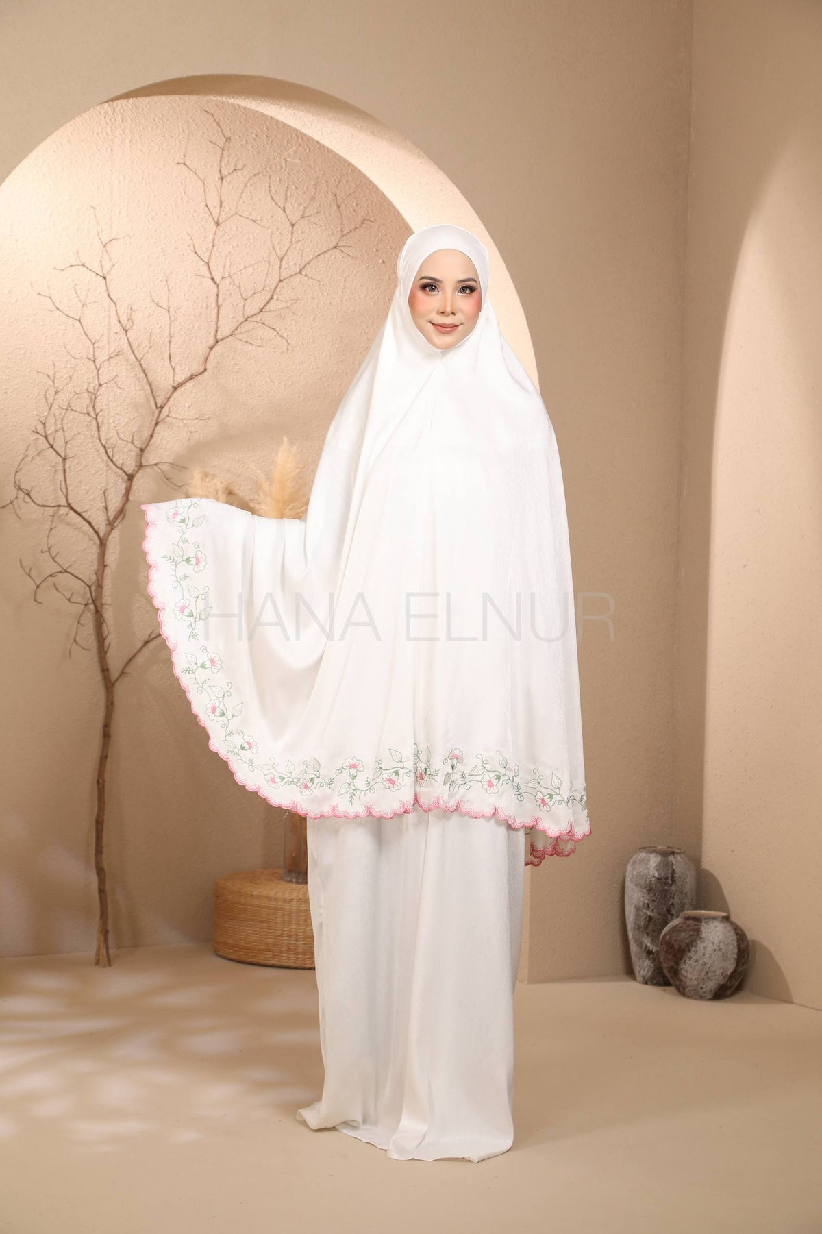 Ardani Series in White Pink