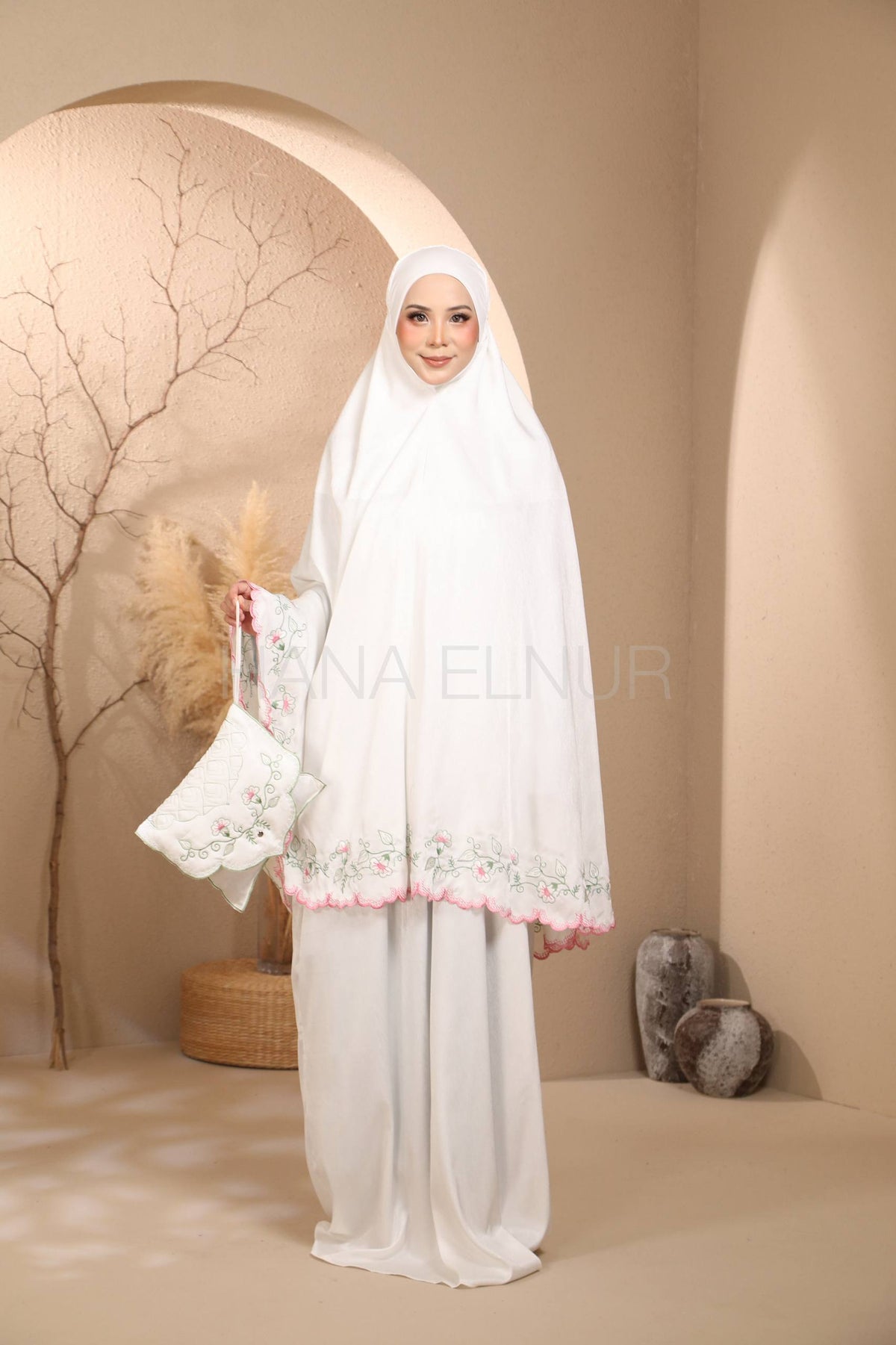 Ardani Series in White Pink